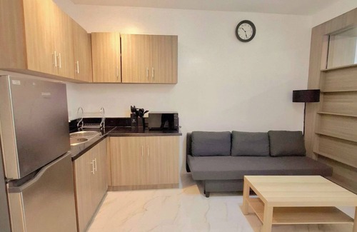 Ermita Night District Apartment | Luxury Studio with WiFi, AC in vibrant Manila Pool Netflix