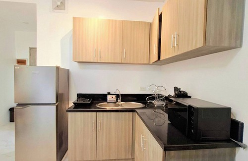 Ermita Night District Apartment | Luxury Studio with WiFi, AC in vibrant Manila Pool Netflix