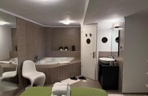 Kastellocampos Apartment | Luxury StudioArchit 7 & jacuzzi suite