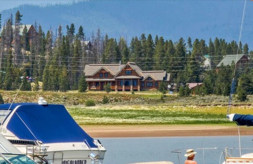 Granby Cabin | Luxury Stunning "Lakefront Lodge" across from Lake Granby - 4 bedroom, Sleeps 12