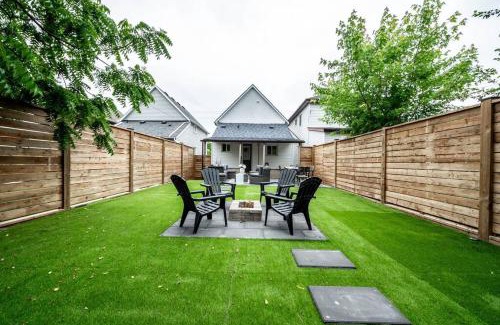 Niagara Falls House | Luxury Stylish Home, Walk to Falls, Fire Pit&More