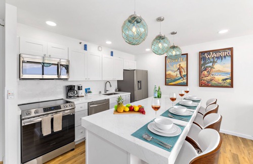 Waikiki Condo | Luxury Suite w/Ocean View in Waikiki + Free Parking!