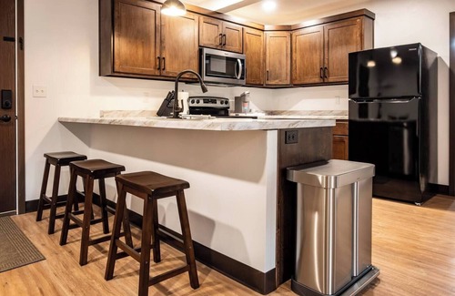 Brillion Apartment | Luxury Suites #3