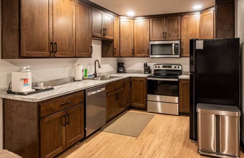 Brillion Apartment | Luxury Suites #5