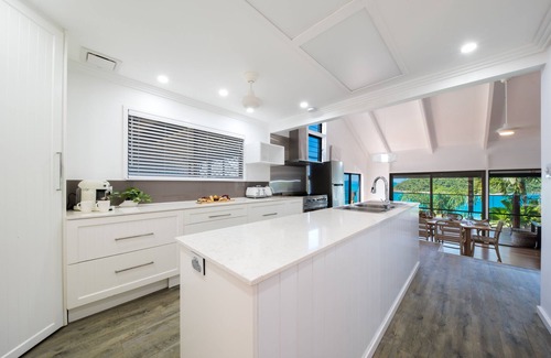 Shute Harbour House | Luxury surrounded by abundant natural beauty, amazing ocean views.