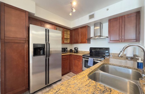 Aventura Condo | LUXURY THE YATCH 301- FREE PARKING AND WIFI