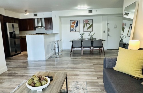 Aventura Condo | LUXURY THE YATCH 301- FREE PARKING AND WIFI