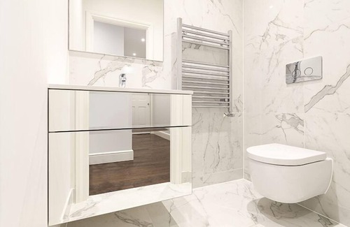 Ravenscourt Park Apartment | Luxury Three Bedroom Flat- (Lower Ground Floor)