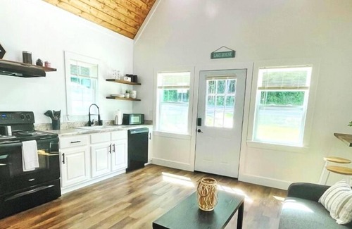 Albertville Cottage | Luxury Tiny Home #1 at Sweet Springs