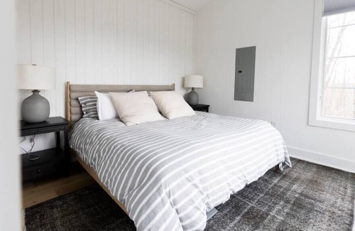 New Plymouth Apartment | Luxury Tiny Home w/Hot Tub - Hocking Hills