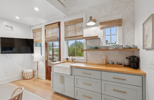 Charleston House | Luxury Tiny House w/Private Pool – Minutes to Folly Beach & Downtown Charleston