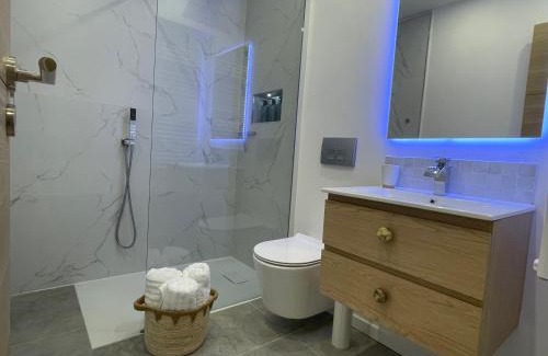 Beaulieu-sur-Mer Apartment | Luxury Top Floor Apartment with terrace - Beaulieu Sur Mer