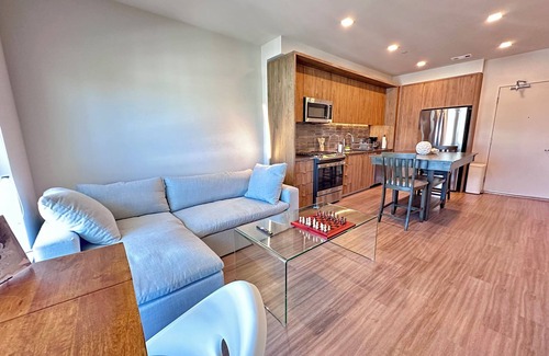 The Crossings Apartment | Luxury Top Floor Apartment in Mountain View, California