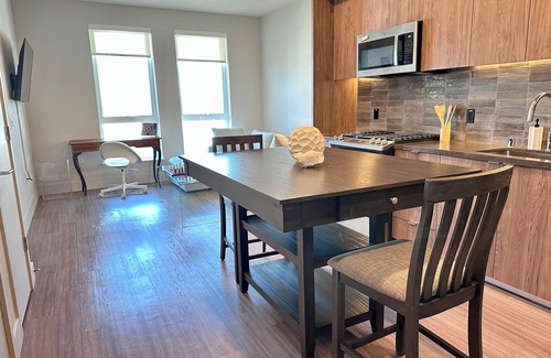 The Crossings Apartment | Luxury Top Floor Apartment in Mountain View, California