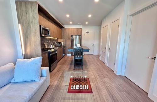 The Crossings Apartment | Luxury Top Floor Apartment in Mountain View, California