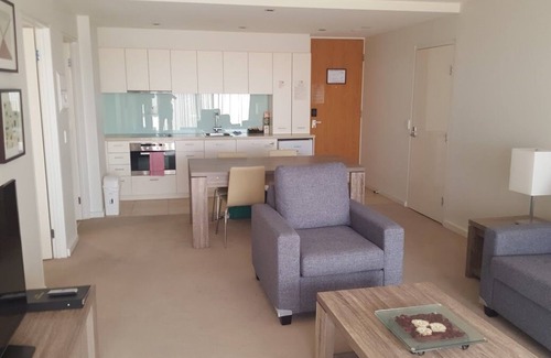 Torquay Resort | LUXURY TORQUAY RESORT "APARTMENT" - Beachside - Perfect Location