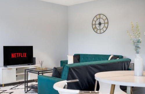 Northumberland Park Apartment | Luxury Tottenham Stadium Retreat - 2 minute walk to stadium