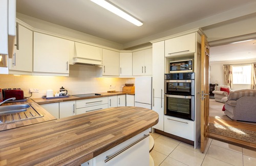 Dungarvan House | Luxury Town Retreat & Courtyard - located in the centre of Dungarvan
