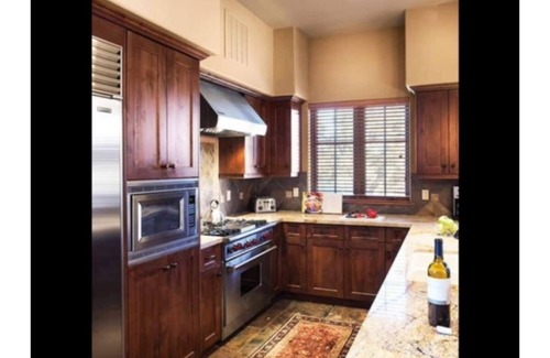 Pronghorn House | Luxury townhome at Juniper Preserve in Pronghorn Resort . 3 bedr,
