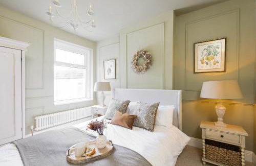 Grangetown House | Luxury Townhouse in Cardiff City Centre, 5 bedrooms, up to 12 guests