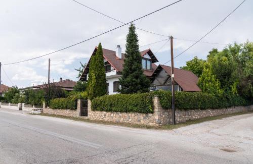 Kastoria Villa | Luxury Traditional Villa