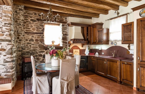 Vrasna House | Luxury Traditional Stone House in Vrasna