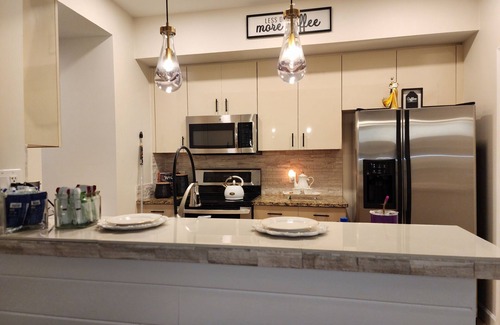 Colonial Homes Condo | Luxury Travel The World Experience! - Brand NEW Buckhead Condo In Atlanta