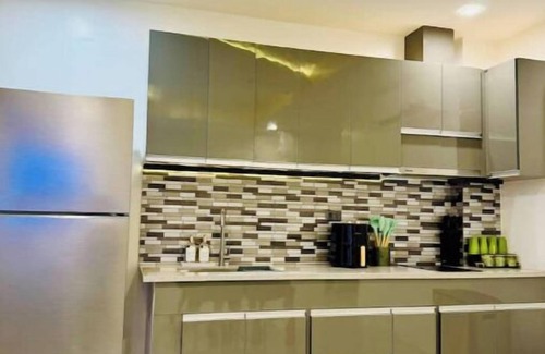 Angeles City Apartment | Luxury Tropical 1BRnn