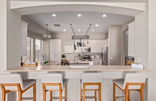 Sierra Verde at Arrowhead Ranch House | Luxury Tropical Gem in Upscale Arrowhead Lake community. 3 Kings 2 Master Suites