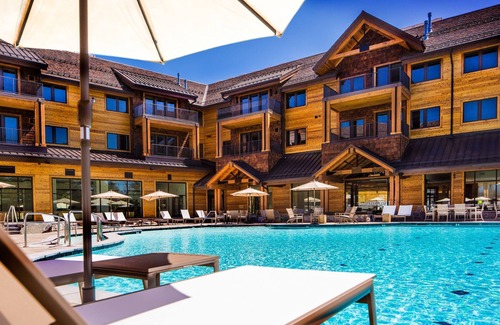 South Lake Tahoe Condo | Luxury Two Bedroom Residence Steps From Heavenly Village Book 7 Nights for 10% Off by RedAwning