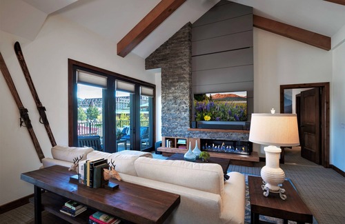 South Lake Tahoe Condo | Luxury Two Bedroom Residence Steps From Heavenly Village Book 7 Nights for 10% Off by RedAwning