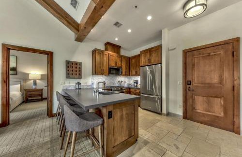 Lakeside Park Apartment | Luxury Two Bedroom Residence steps from Heavenly Village condo