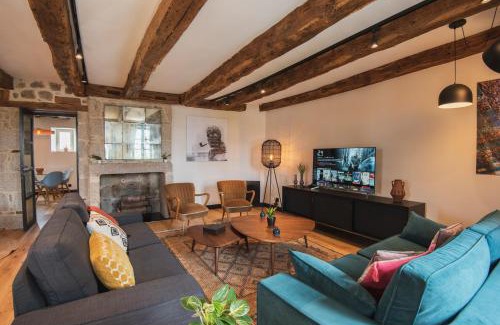 Dinan Apartment | Luxury two-bedroom apartment