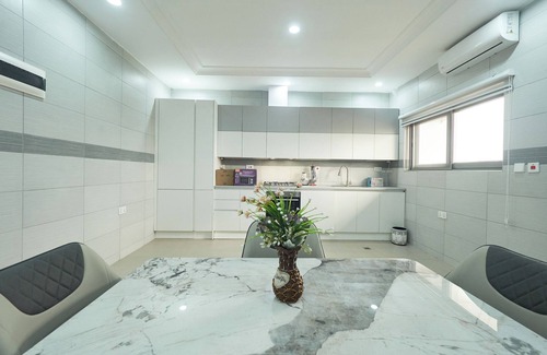 Accra Apartment | Luxury Two-Bedroom Escape at Kings View – Wi-Fi, AC, and Scenic Views Await You