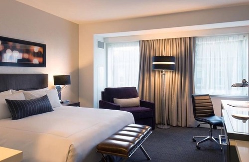 Near North Side Hotel | Luxury Unit with Rooftop Lounge & Spectacular City Views