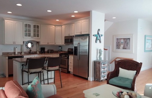 Wildwood Crest House | Luxury UpScale Listing! 4 Bedrooms + 3.5 Baths, Steps From Beach -Sleeps 8