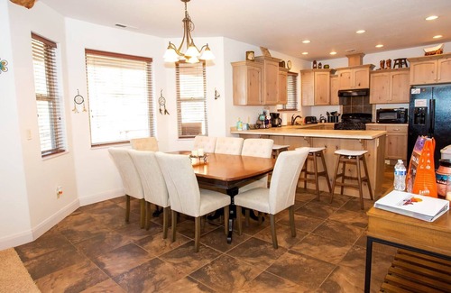 Kanab House | Luxury Vacation Home in Southern Utah with Pool and Hot Tub. Near Zion and Bryce