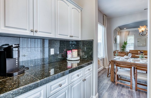 Clovis House | Luxury Vacation Stay w/Heated pool