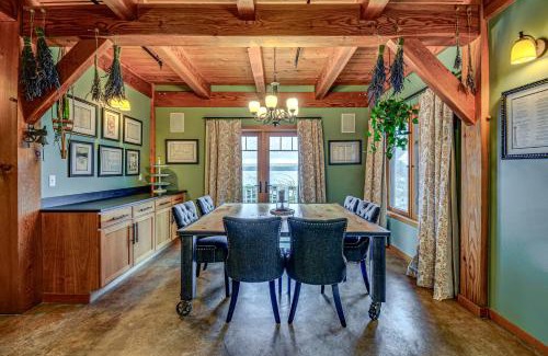 Vashon Island House | Luxury Vashon Vacation Rental with Beach Access!