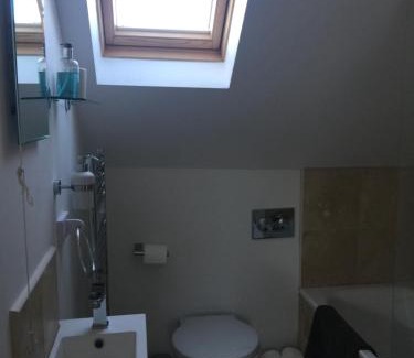 Poole House | Luxury Victorian Cottage in quiet location by town centre and quay - log fires - full Virgin TV including sport and movies - fibre broadband - dog friendly