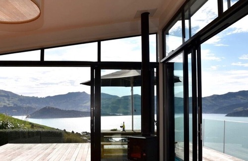 Akaroa House | LUXURY VIEWS - AKAROA HOLIDAY HOUSE, family friendly in Akaroa