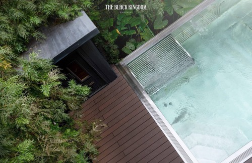 Bang Phlat Villa | Luxury villa near Chao Phraya River — 150 meters from MRT Bang O