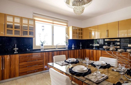 Peyia Town Villa | Luxury Villa 5 Star 7 Bdrm Private Villa: HotTub, SeaViews, Pool, Gardens