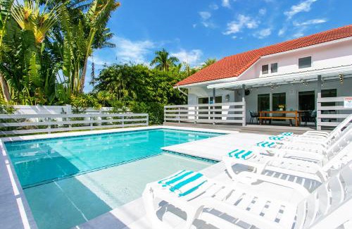 South Lake Villa | Luxury Villa 5BR and 3BR in Hollywood Lakes near Beach