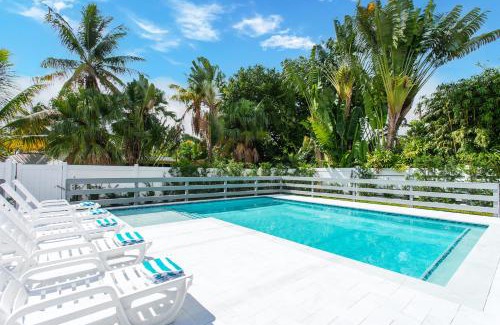 South Lake Villa | Luxury Villa 5BR and 3BR in Hollywood Lakes near Beach
