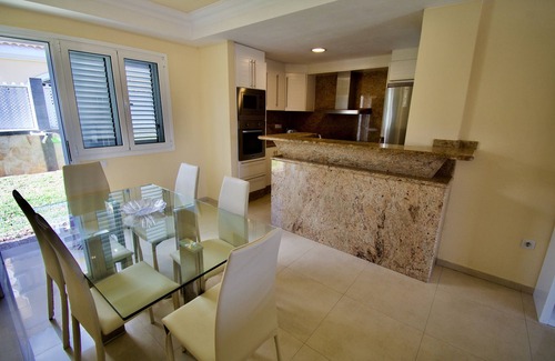 Sonnenland Villa | Luxury Villa 7-2, with all the amenities for a perfect vacation.