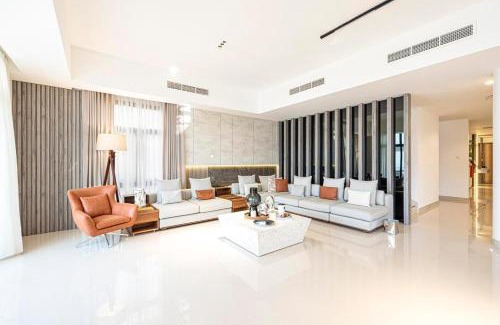 Sharm Villa | Luxury Villa 8 BR Sea and Mountain View with infinity pool - Al Dana Island Fujairah