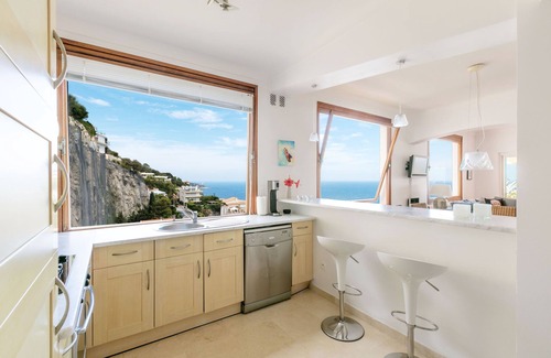 Mont Boron Apartment | Luxury villa apartment with panoramic sea views and small private garden