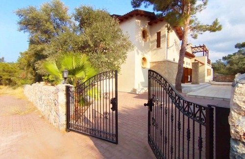 Esentepe Villa | Luxury Villa 200m from the sea and the golf club