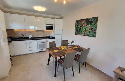 Los Pocillos Villa | Luxury villa near beach (2 bedr., 2 bathr.) with nature-inspired private pool
